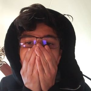 Meet your Posher, Manuel